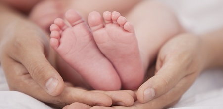 newborn-baby-feet